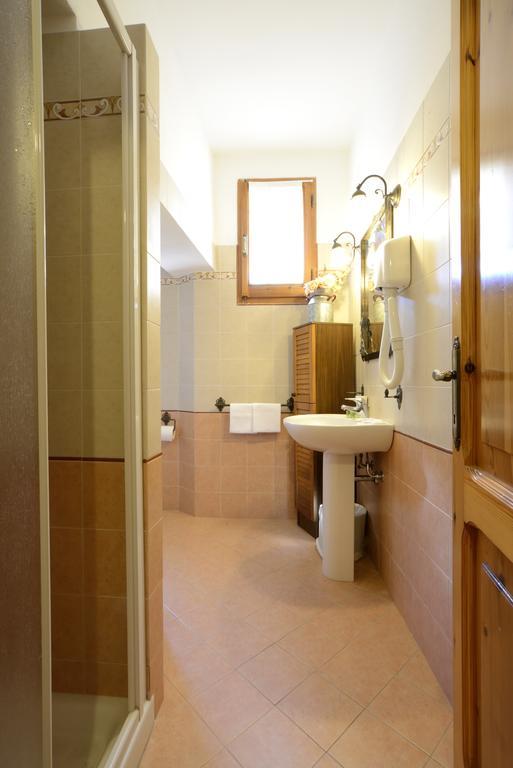 Le Querce Di Assisi Guest House Piano Delle Pieve Стая снимка