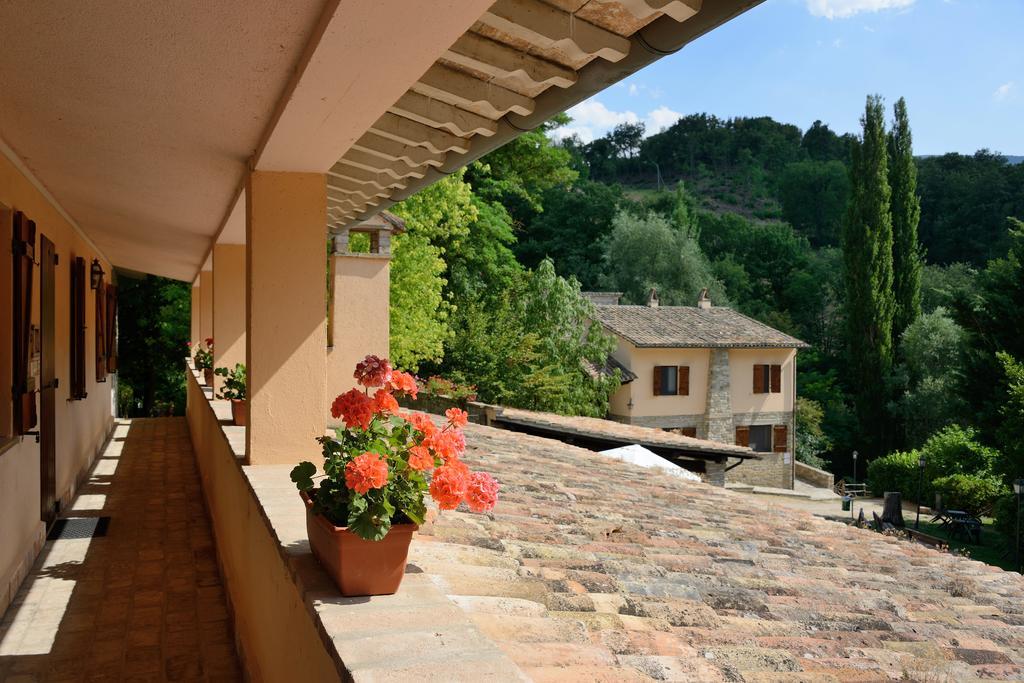 Le Querce Di Assisi Guest House Piano Delle Pieve Екстериор снимка